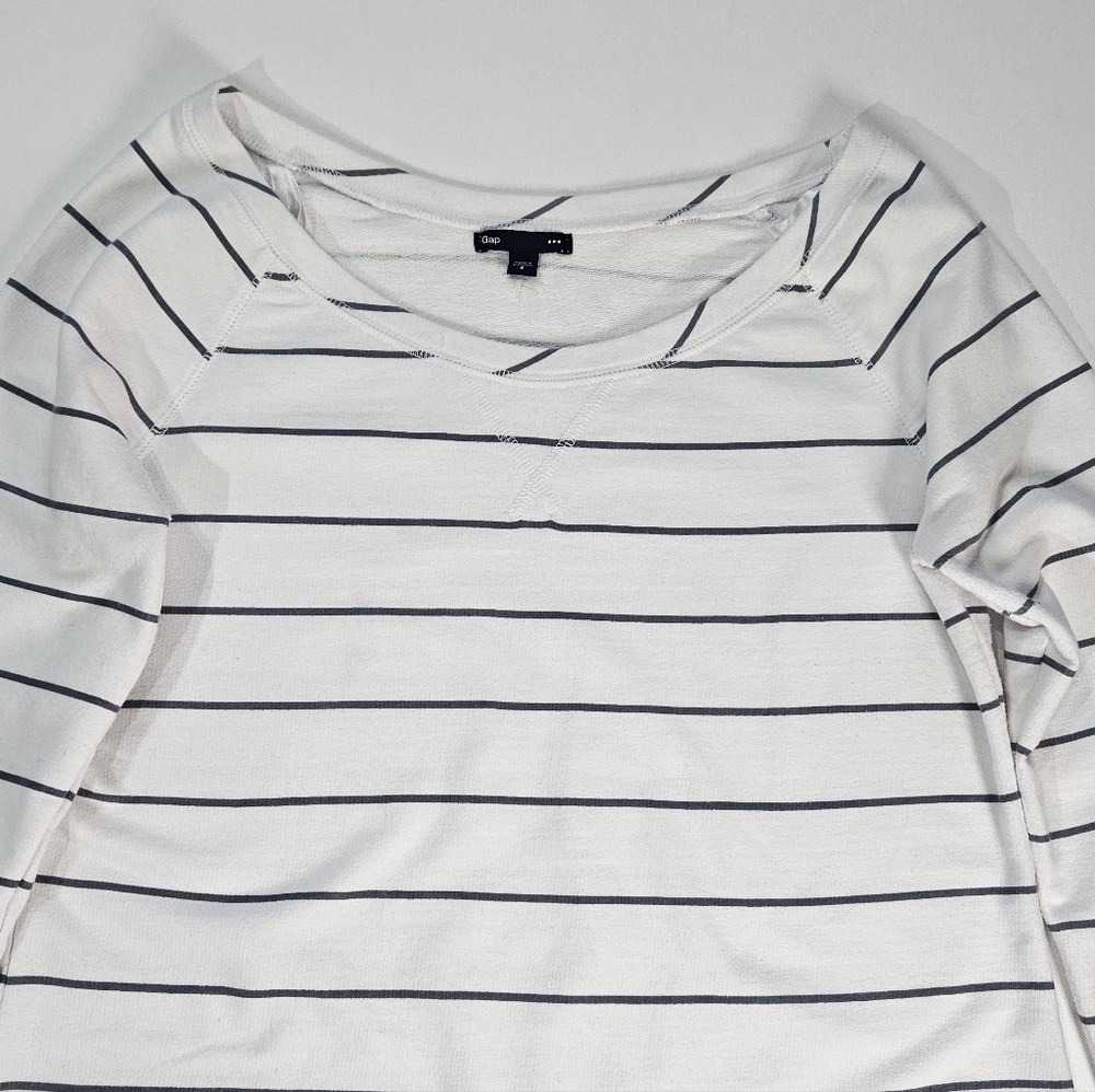 Gap Sweatshirt Womens Small White Grey Stripe Casual‎ Fall Capule Wardrobe Top - Picture 2 of 7